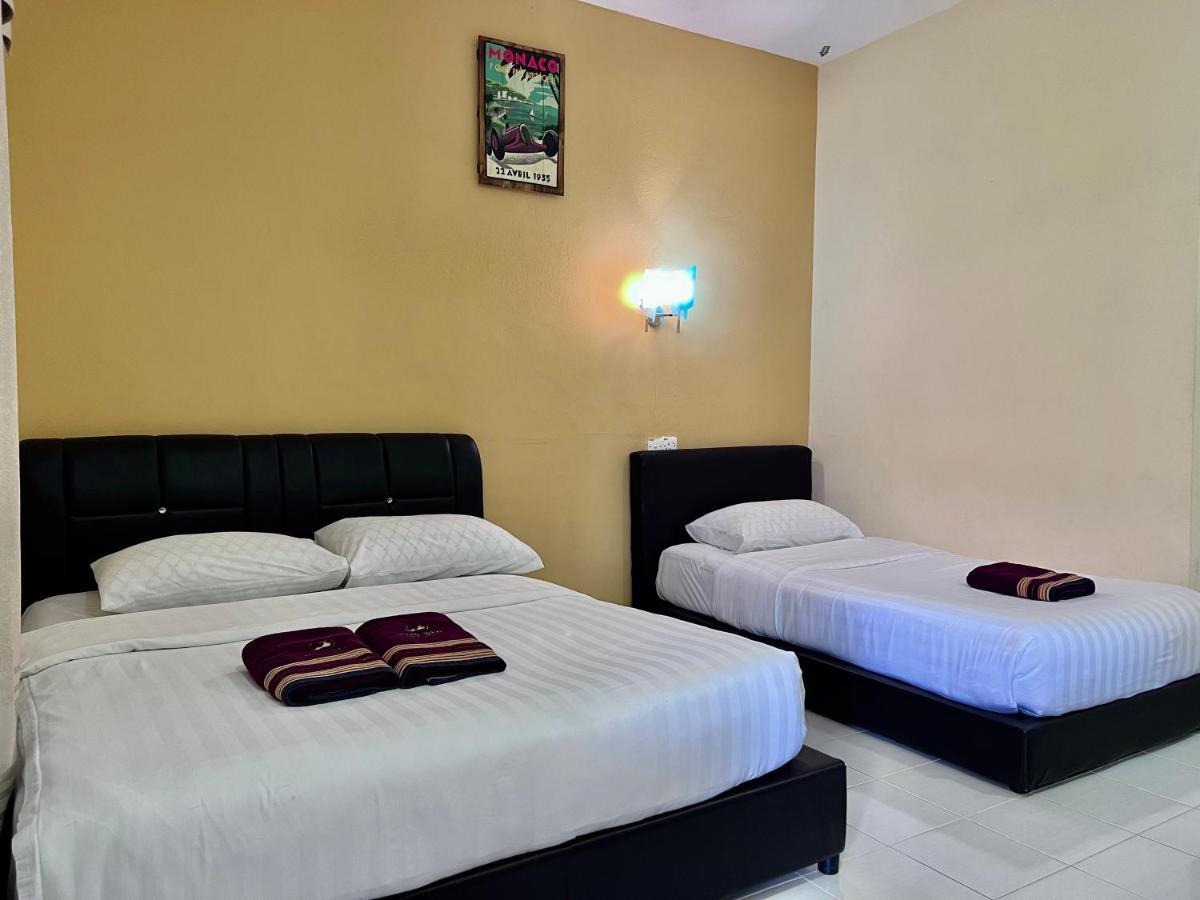 Dhania Cenang Beach Resort Pantai Cenang  Exterior foto