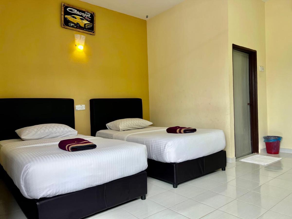 Dhania Cenang Beach Resort Pantai Cenang  Exterior foto