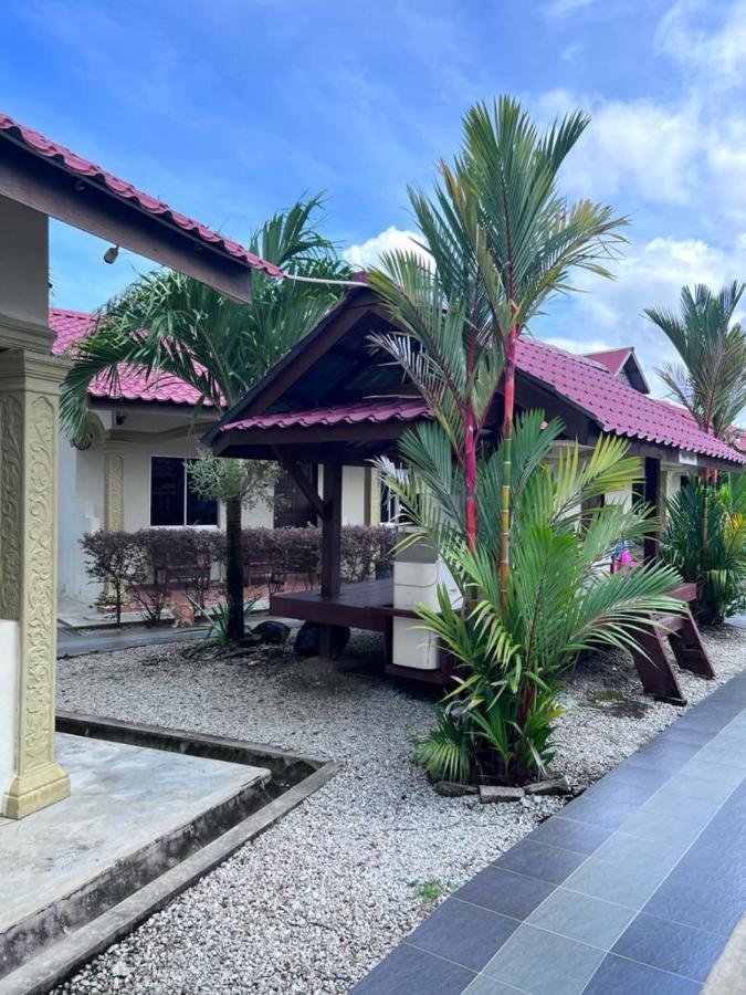 Dhania Cenang Beach Resort Pantai Cenang  Exterior foto