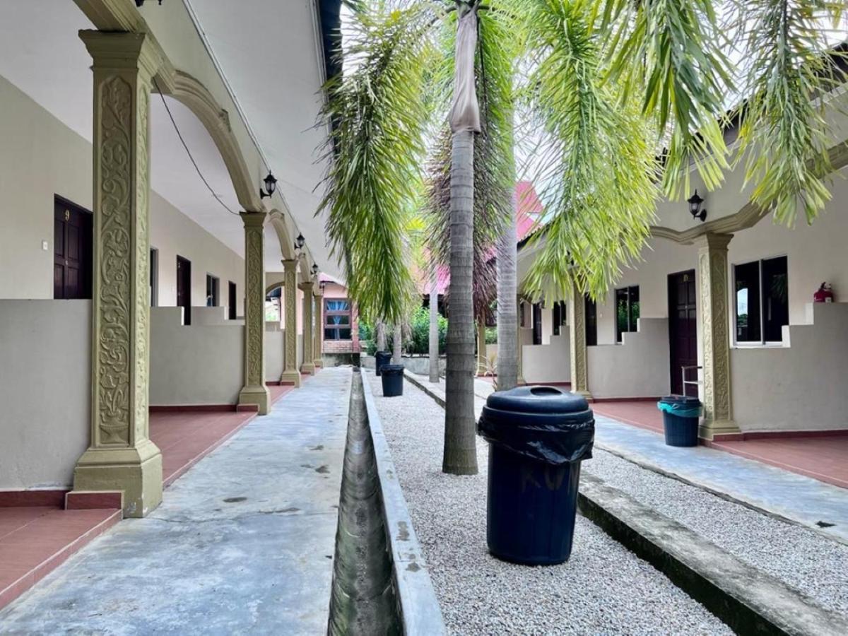 Dhania Cenang Beach Resort Pantai Cenang  Exterior foto
