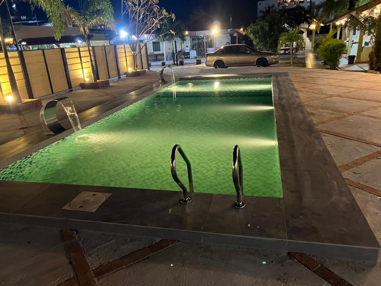 Dhania Cenang Beach Resort Pantai Cenang  Exterior foto